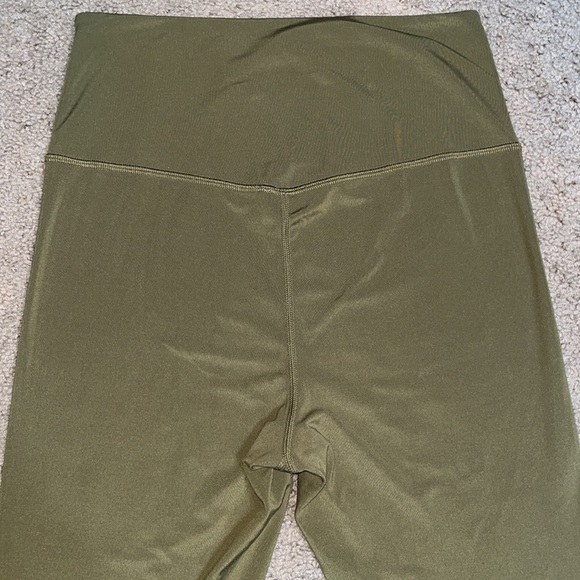 Girlfriend Collective FLOAT Ultralight 7/8 Legging Fern Olive Green Large - Picture 7 of 11